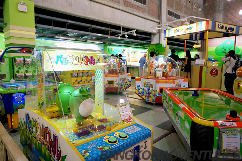 Molly Fantasy arcade at Gateway Mall Ekkamai, Bangkok