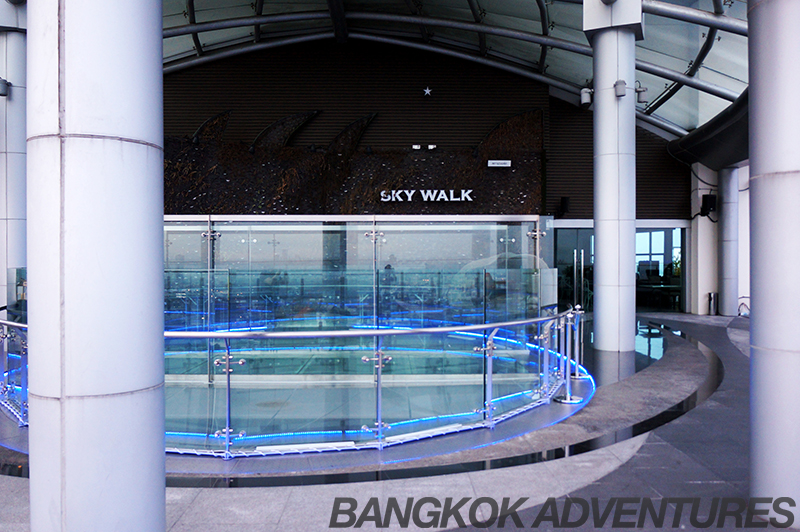 Zeppelin Skybar 'Skywalk' glass bridge