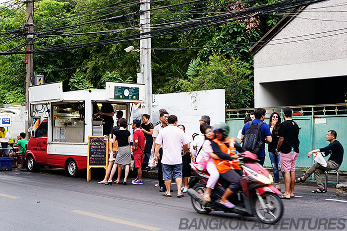 Daniel Thaiger gourmet burger food truck Bangkok - Bangkok Adventures